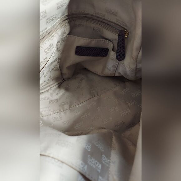 Michael Kors Large Duffle Purse Snake Embossed Leather Purple/Gold Hardware - Picture 16 of 16